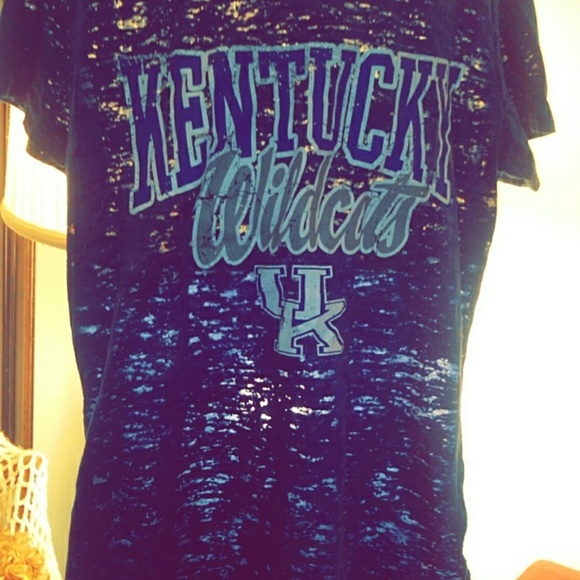 Woman's UK Wildcats lg T-shirt - Picture 4 of 4